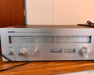 Yamaha CT-820 II Natural Sound AM/FM Stereo Tuner.
