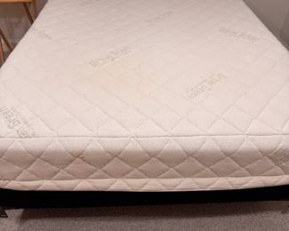 My Green Organic Cotton Queen Mattress. Photo 2 of 3.