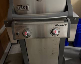 WEBER Grill (Gas Hook Up)