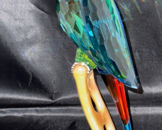 SWAROVSKI PARROT ON STAND -LARGE MACAW