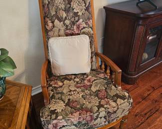 another stylish chair 