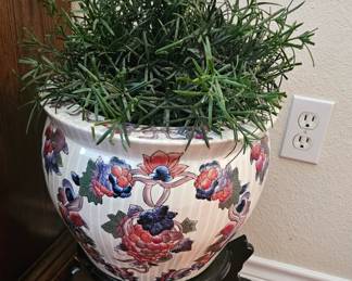 Asian inspired pot with stand