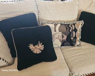 lots of pillow, this is just a small selection