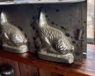 Commercial size antique bunny chocolate mold bunny, total of 6
3 on each side~ $195.00