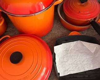 Le Creuset Enameled Cast Iron Cookware Set fourth image