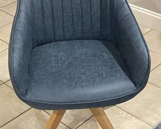 Mid Century wooden leg swivel Chair