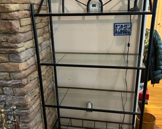 Another bakers' rack.