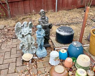 Yard statues and decor