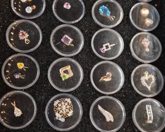 Assorted Gold jewelry 