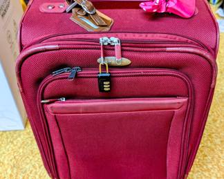 Samsonite Red Softside Spinner Luggage