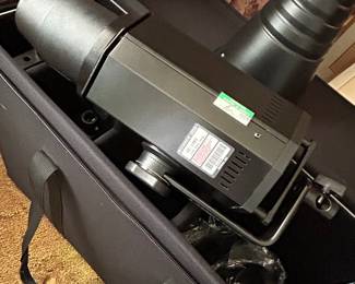 Calumet Travelite 750 Studio Strobe Light Kit with Case