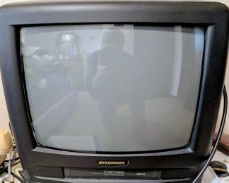 Sylvania TV/VCR Combo with VHS HQ