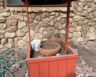 Wooden Wishing Well Planter