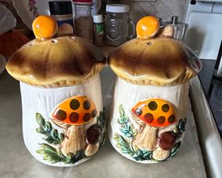 Vintage Merry Mushroom Salt and Pepper Shakers
