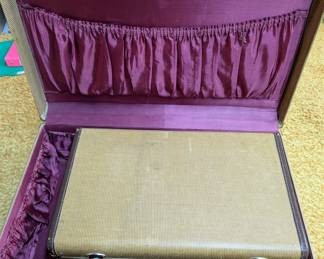 Vintage Train Case / Vanity Case