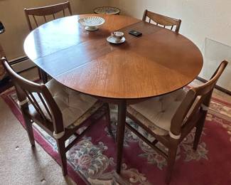 Mid-Century Teak Oval Extendable Dining Table and Four Chairs