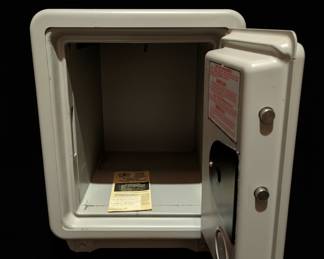 Vintage Sentry Valueguard 1330 Fire-Resistant Home Safe