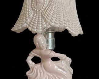 L.E. Smith Pink Glass Southern Belle Boudoir Lamp