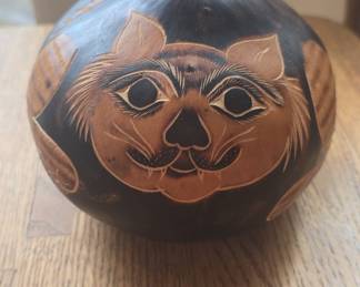 Carved Gourd Cat Figurine - Lucuma Designs Style