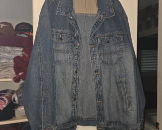 Nice mens large denim jacket.