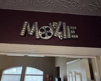 Love this piece, time to redecorate. 