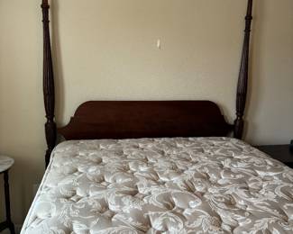 70	260.00	Queen size two poster bed - frame only mahogany