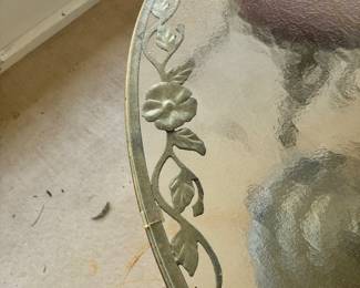 43	400.00	Vintage retro patio set 41Dx30H with four chair 