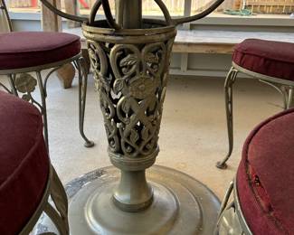 43	400.00	Vintage retro patio set 41Dx30H with four chair 