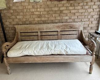 39	1000.00	Indonesian Antique teak bed 70Wx28Dx38H hand pegged 
