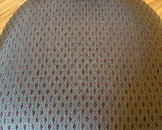 32	800.00	Dining room table mahogany veneer total length 9'3" or smaller 6'2" (each leaves is 18"W x 2) table is 45"Dx 30"H & 8 arm chairs 