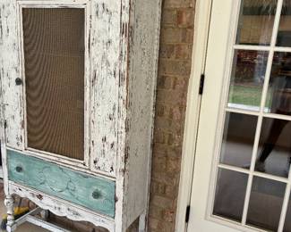 42	150.00	Antique Shabby Chic cabinet 33Wx13Dx64H