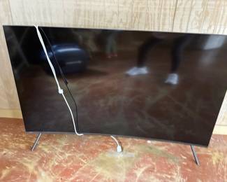 85	250.00	Samsung curved TV 65" - 5 years old 