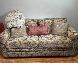 78	150.00	Sofa bed floral velvet
