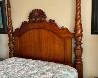 63	800.00	Plantation bed four poster  - 