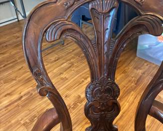 32	800.00	Dining room table mahogany veneer total length 9'3" or smaller 6'2" (each leaves is 18"W x 2) table is 45"Dx 30"H & 8 arm chairs 