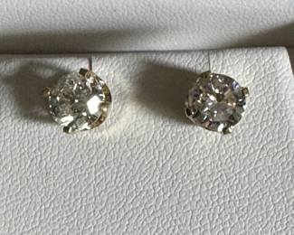 Pair of diamonds studs 1.93 cts - 14kt white gold, SI2-IJ color - 1.5gr - $2750