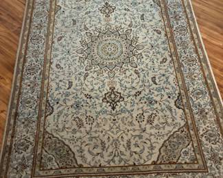 20	200.00	Wool 100% rug made in Iran Blue/browns 53Wx86T