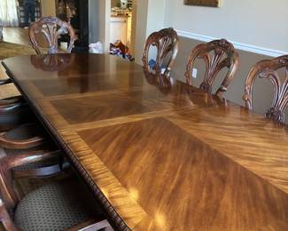 32	800.00	Dining room table mahogany veneer total length 9'3" or smaller 6'2" (each leaves is 18"W x 2) table is 45"Dx 30"H & 8 arm chairs 