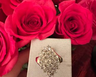 Approx 2 ctw cluster ring - 14kt yellow gold 0 6.7gr - sz 8 3/4 - $1000