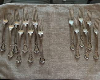 Gorham Chanitlly mono Q - 91 pieces -92.35 ozt- $3,380