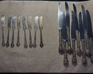 Gorham Chanitlly mono Q - 91 pieces -92.35 ozt- $3,380