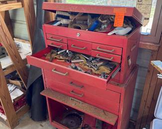 #106 - $50 - rolling tool box 