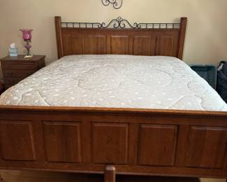 #19 King size bed Keller #2650 solid wood bed with mattress $800