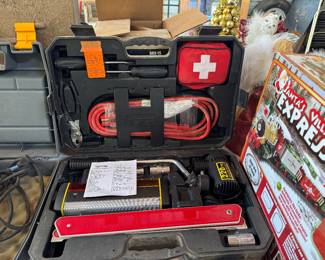 #103 - $50 - Michelin roadside safety kit - 