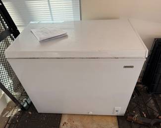 #61 - $150 - IDYLIS Freezer chest small Model R600A - 7.1 cubic foot  37x21x34