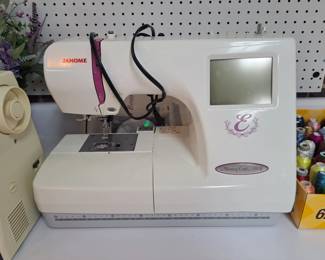 #55 - $350 - Janome sewing machine memory craft 350E