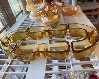 #93 Fenton amber color center piece (4 pieces) $100