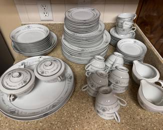 #96 - $150 -Rose china Japan 222 Gainsborough SET