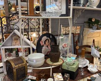 collectible Coke tray, bowls, framed art, shelves