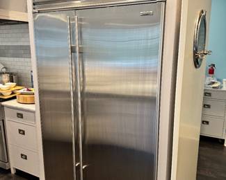 Sub Zero Fridge 